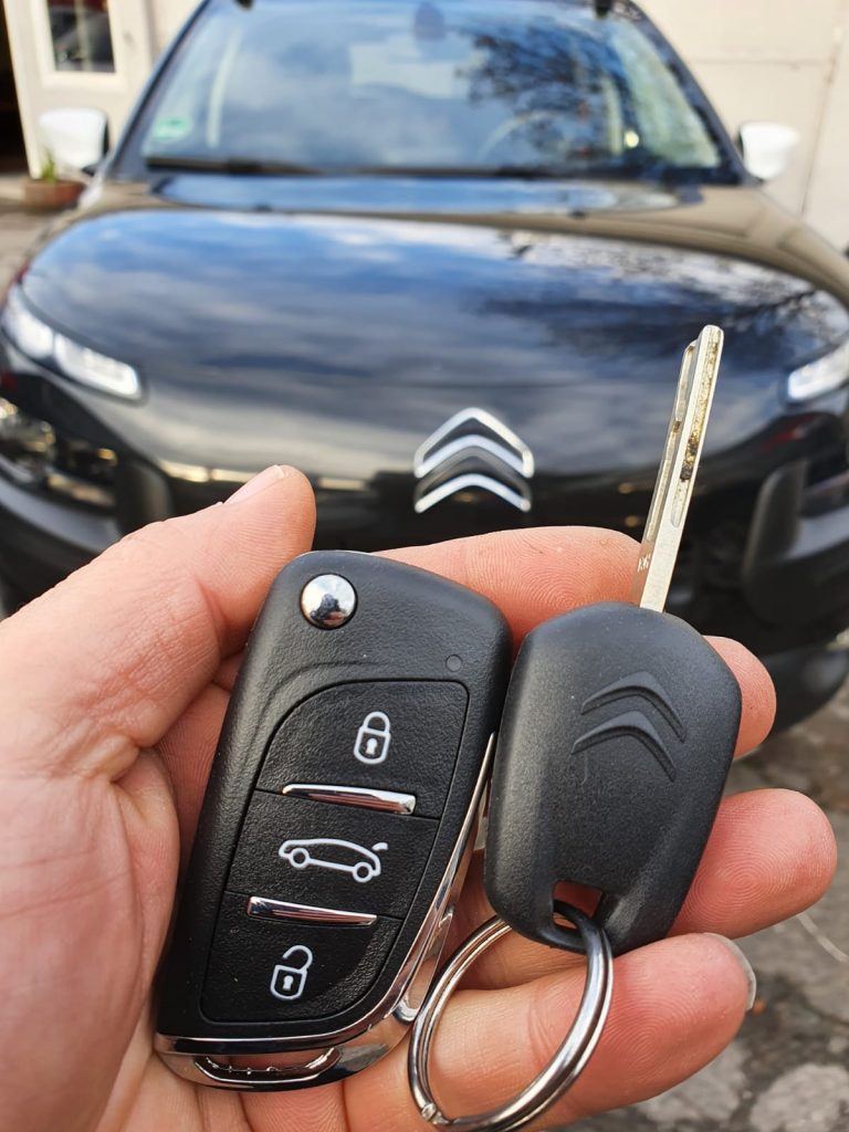 Ford Focus Fiesta Schlüssel nachmachen Ersatzschlüssel in Köln - Köln  Merheim, Auto-Reparaturen und Dienstleistungen