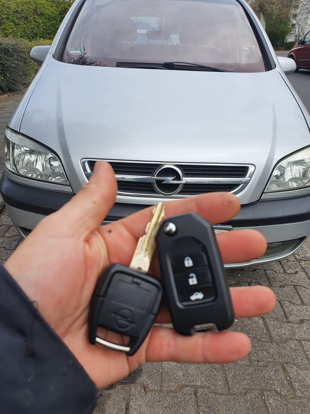 Opel Zafira Autoschlüssel mit Funk nachmachen verloren defekt ab 49€